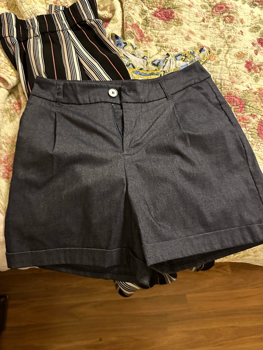 Cato’s Formal Cuffed Shorts Size 10